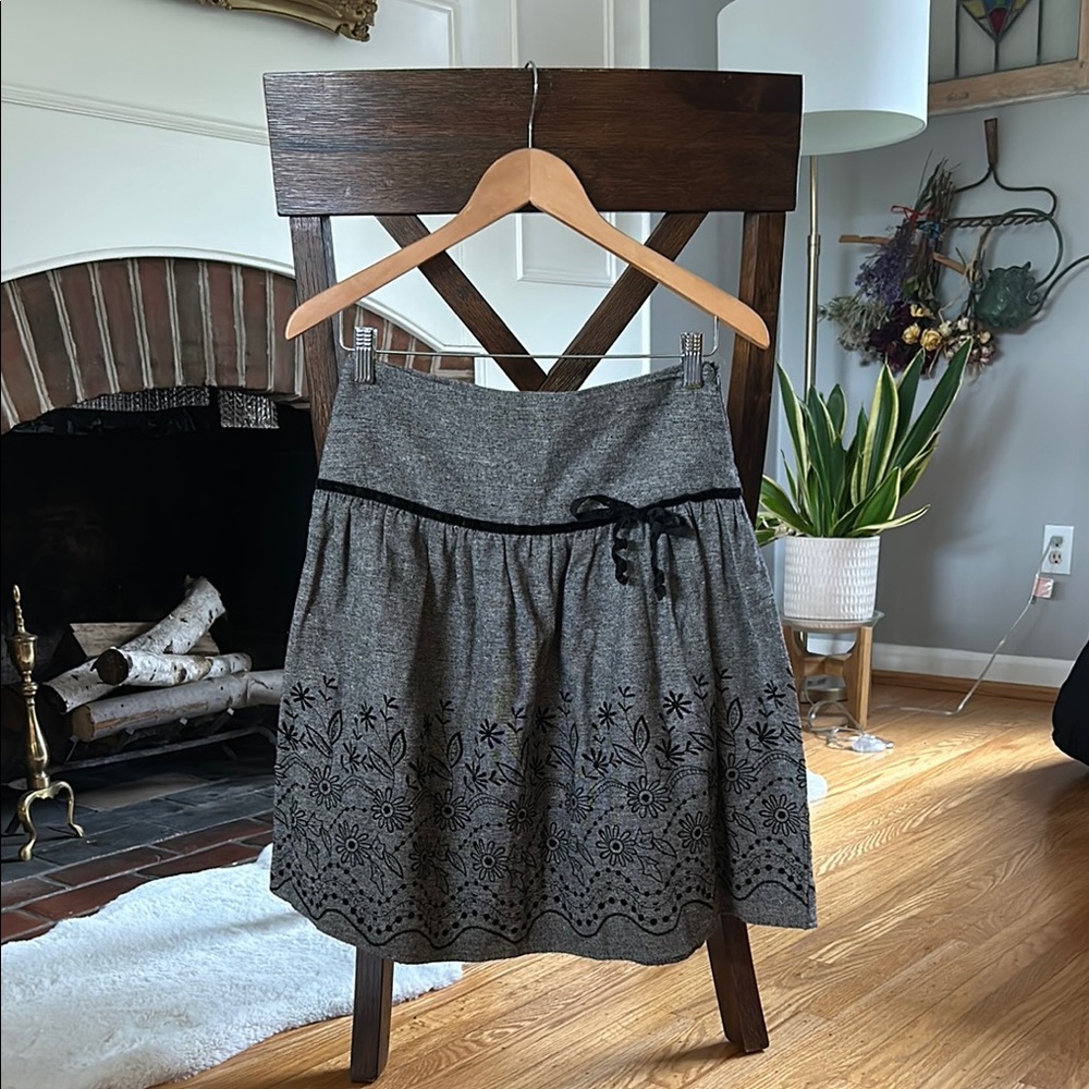 Elegant Gray Floral Skirt